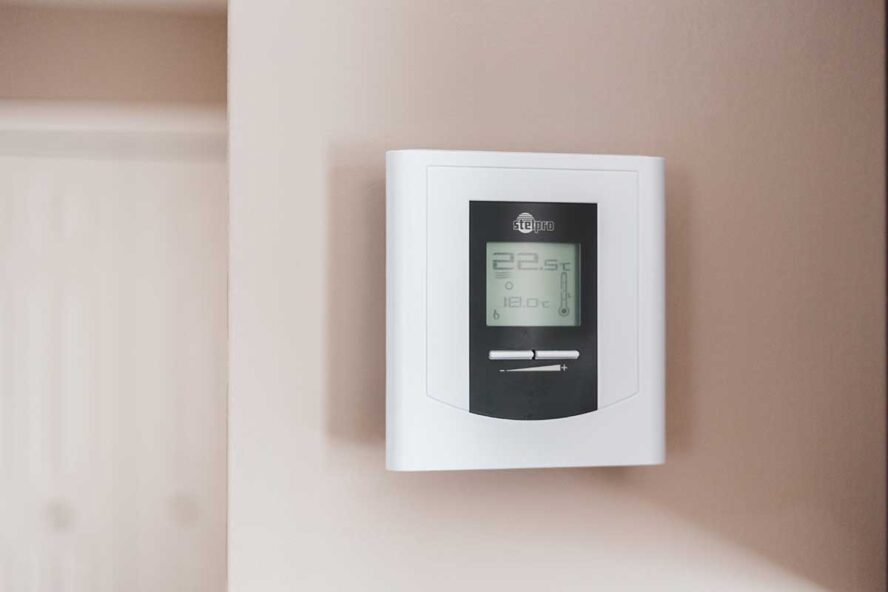 Best thermostats for Airbnb